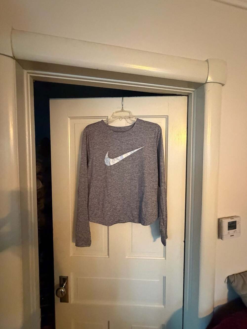 Nike Dri-FIT Heather Gray Long Sleeve Active Top with Swoosh Logo Size L